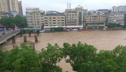 玻璃好色先生成人APP下载雨天切断电源